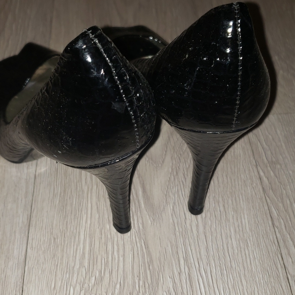 Gianni Bini Black Heel Shoes - Picture 5 of 9